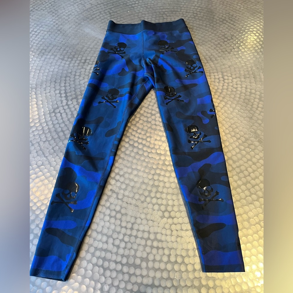Soul Cycle Skull blue and black leggings